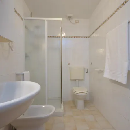 Residenza Le Acacie * ביביונה